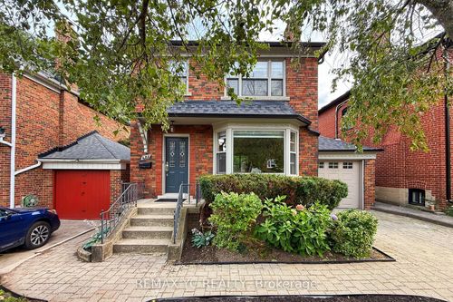 425 Broadway Ave, East York, ON, M4G2R3 | Card Image