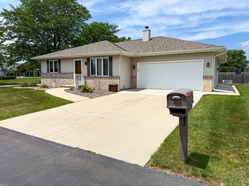 5 Prestige Cir, Fond Du Lac, WI, 54935-6303 | Card Image