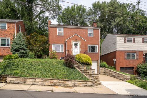 3936 Meadowbrook Blvd, Brentwood, PA, 15227-3414 | Card Image