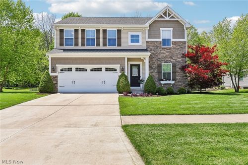 3909 Willow Way, Kent, OH, 44240-6887 | Card Image
