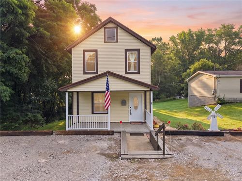 407 Boston Ave, New Castle, PA, 16101-1427 | Card Image