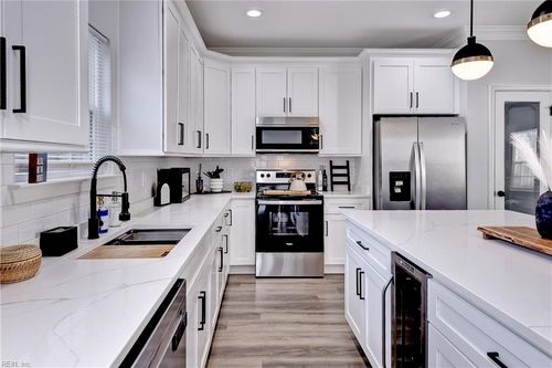 811 Roosevelt St, Hampton, VA, 23669-3351 | Card Image