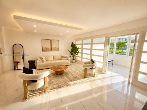 628-2301 Collins Ave, Miami Beach, FL, 33139-1615 | Card Image