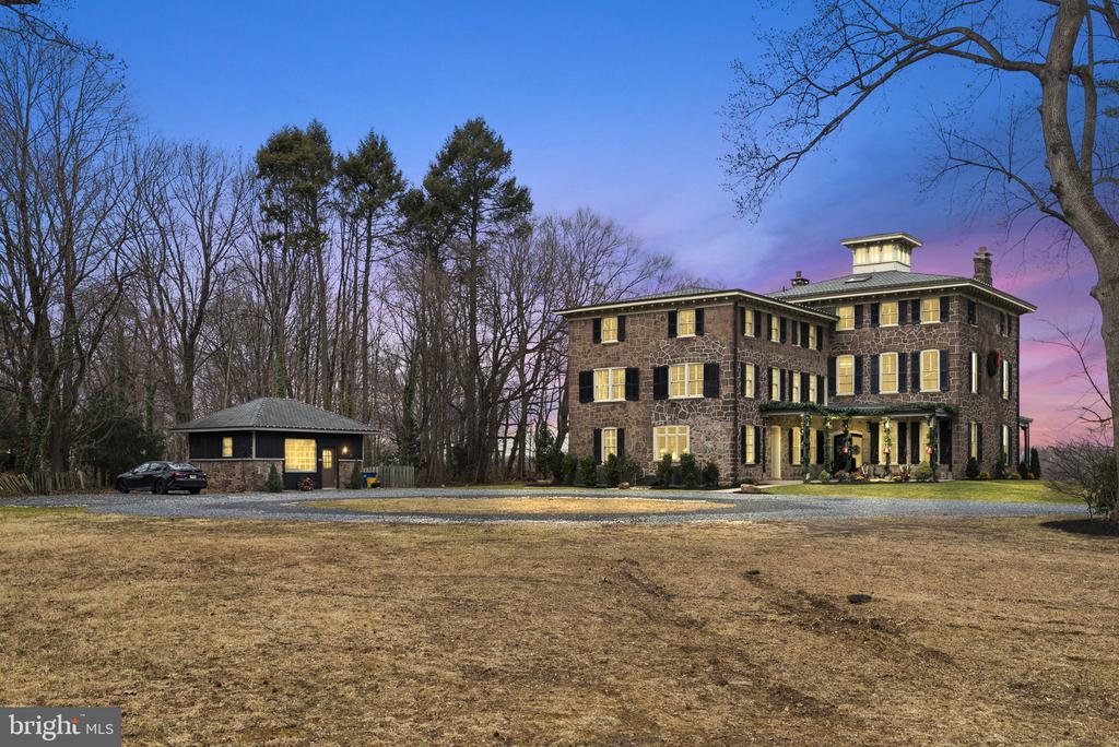 Residential in EDGEWATER PARK 4