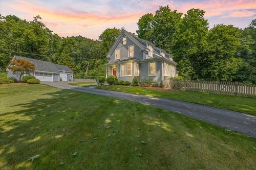 104 High St, Topsfield, MA, 01983-1912 | Card Image