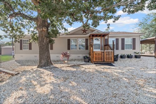 864 Rolling Oaks Dr, Luling, TX, 78648-4602 | Card Image