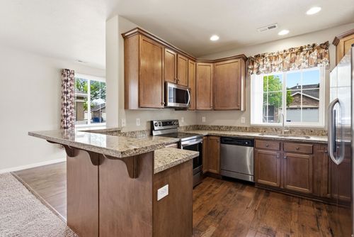 897 Halstead Dr, North Salt Lake, UT, 84054-5021 | Card Image