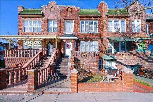 251 Avenue P, Brooklyn, NY, 11204-4946 | Card Image