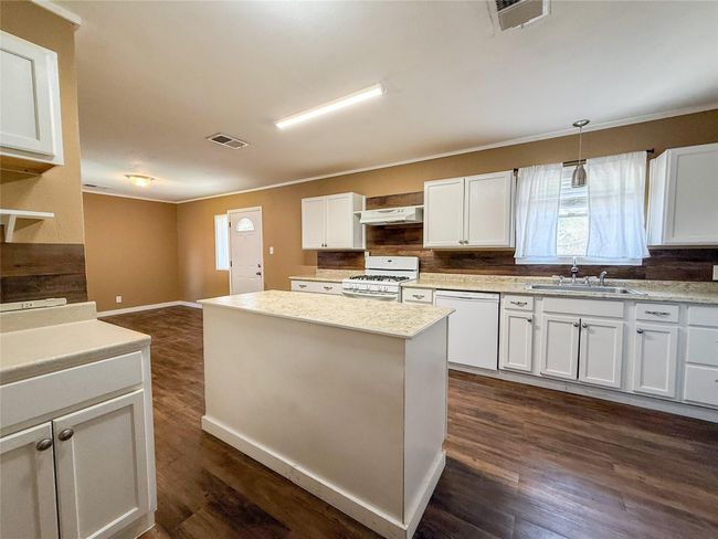 3321 Tanglebriar Dr, House other with 3 bedrooms, 2 bathrooms and 2 parking in Pasadena TX | Image 11
