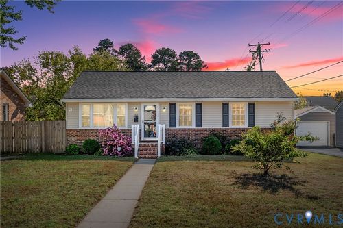 321 Yorktown Dr, Colonial Heights, VA, 23834-3043 | Card Image