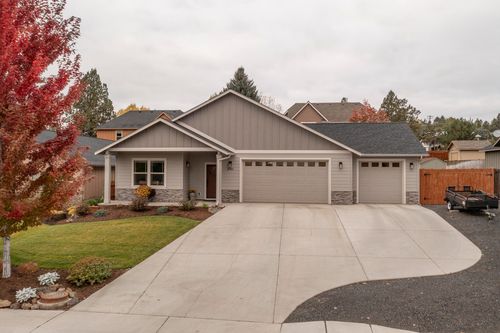 2745 Sw 32nd St, Redmond, OR, 97756-7516 | Card Image