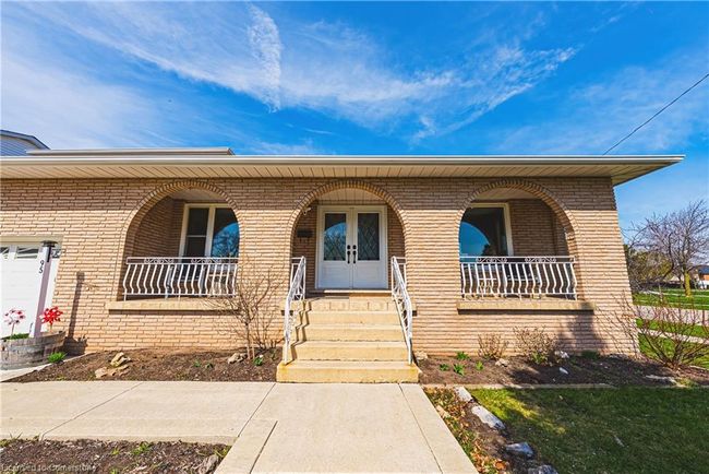 95 Ellington Ave, House other with 5 bedrooms, 3 bathrooms and 5 parking in Stoney Creek ON | Image 4