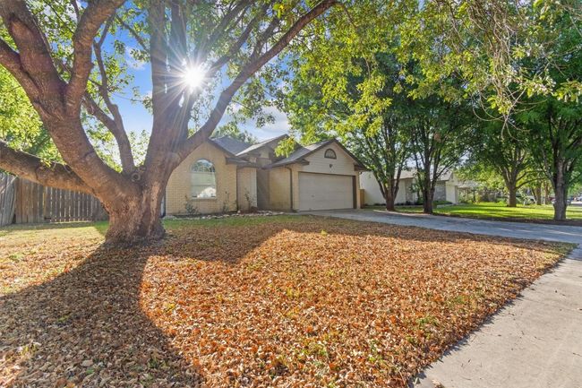 221 Dashelle Run, House other with 3 bedrooms, 2 bathrooms and null parking in Kyle TX | Image 20