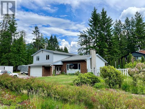 609 10th Ave Nw, Nakusp, BC, V0G1R1 | Card Image