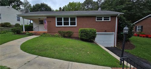 1224 Lamont Dr, Winston-Salem, NC, 27103-5104 | Card Image