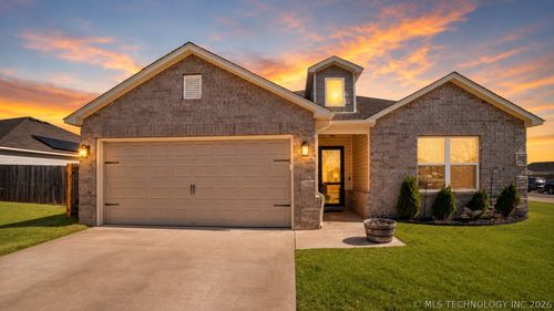 14303 S Avenue E, Collinsville, OK, 74021 | Card Image