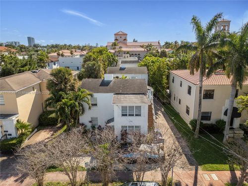 830 W 40th St, Miami Beach, FL, 33140-3856 | Card Image