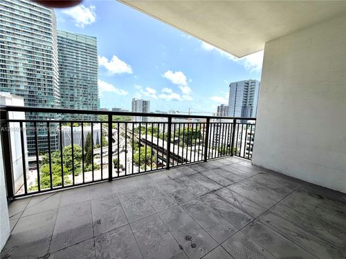 1204-999 Sw 1st Ave, Miami, FL, 33130-3422 | Card Image