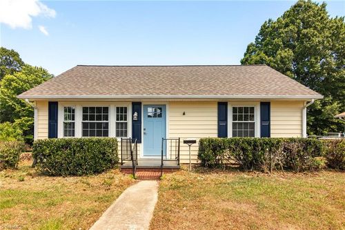214 Moon St, Thomasville, NC, 27360-5460 | Card Image