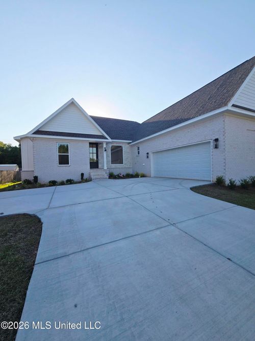 131 Belle Terre Ct, Long Beach, MS, 39560-9140 | Card Image