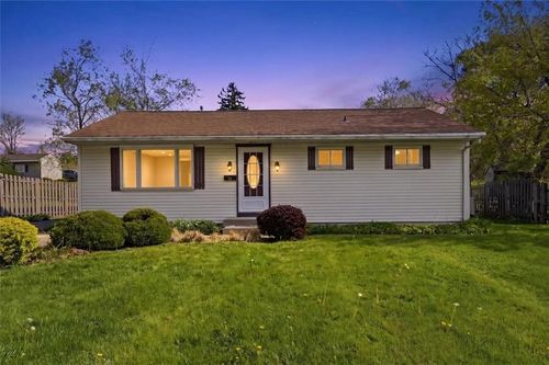 72 Sycamore Dr, Beaver, PA, 15009-1032 | Card Image