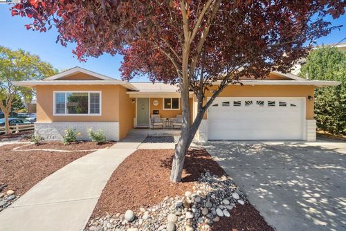 457 Coleen St, Livermore, CA, 94550-4016 | Card Image