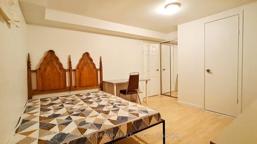 213 Risebrough Circt, Markham, ON, L3R3J1 | Card Image
