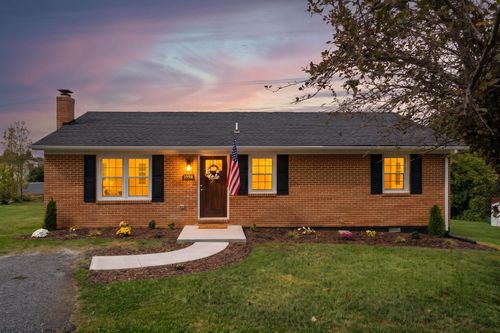 1 Sunderlin Pl, Verona, VA, 24482-9760 | Card Image