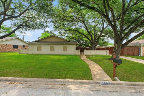 3902 Stillmeadow Dr, Bryan, TX, 77802-3915 | Card Image