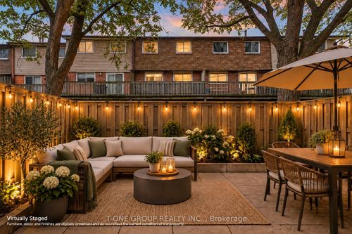 75-3025 Cedarglen Gate, Mississauga, ON, L5C2V7 | Card Image