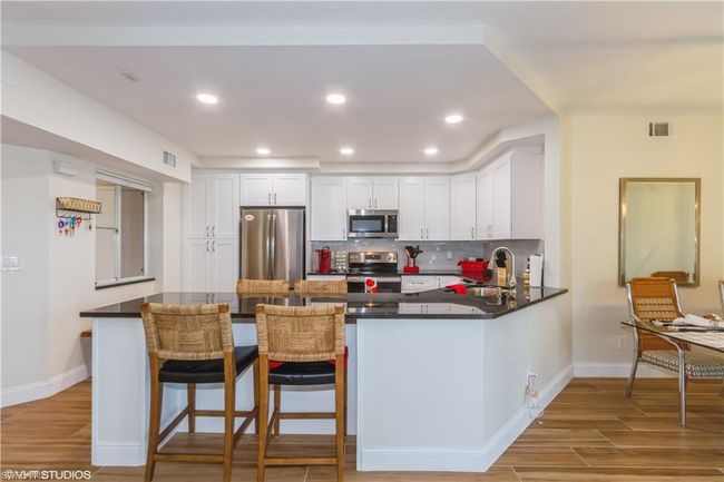 E-201 - 2671 Citrus Lake Dr, Condo with 3 bedrooms, 2 bathrooms and 1 parking in NAPLES FL | Image 9