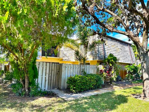 1-194 Lake Arbor Dr, Palm Springs, FL, 33461-2144 | Card Image