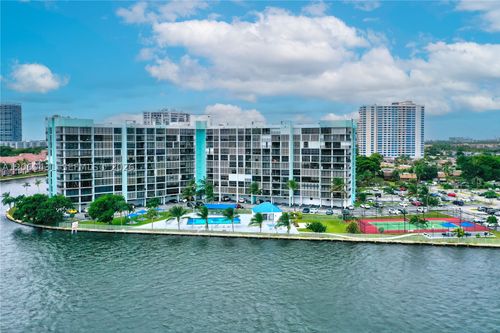 329-200 Leslie Dr, Hallandale Beach, FL, 33009-7313 | Card Image