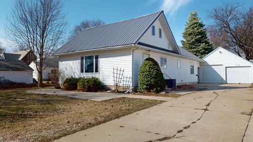 113 3rd Ave Ne, Titonka, IA, 50480-7802 | Card Image