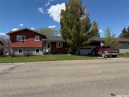 402 9th Avenue, Rosthern, SK, S0K3R0 | Card Image
