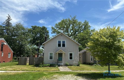 228 Harris St, Elmore, OH, 43416-9555 | Card Image