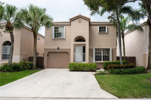 10740 Nw 12th Mnr, Plantation, FL, 33322-6995 | Card Image