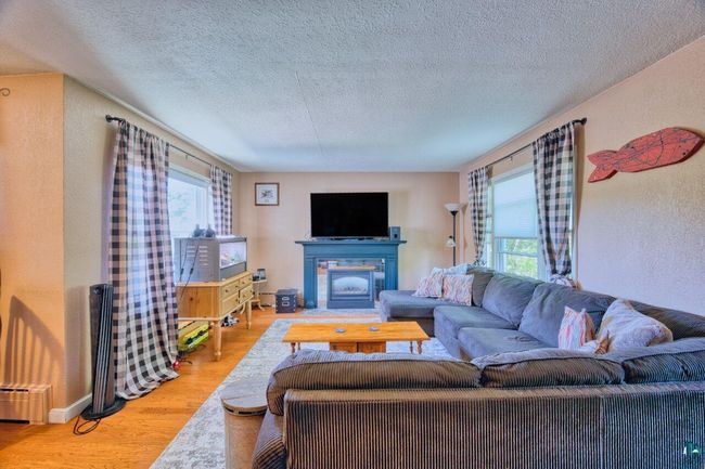 305 Central Ave W, House other with 3 bedrooms, 2 bathrooms and null parking in Aurora MN | Image 4