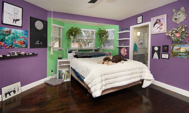 Spacious middle bedroom with en-suite bath. | Image 19