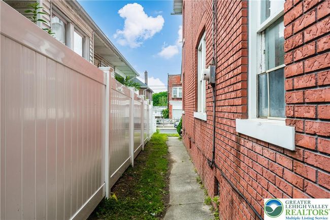 1926 W Broad St, Townhouse with 4 bedrooms, 1 bathrooms and null parking in BETHLEHEM PA | Image 47
