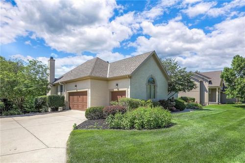 16042 Overbrook Ln, Stilwell, KS, 66085-8507 | Card Image