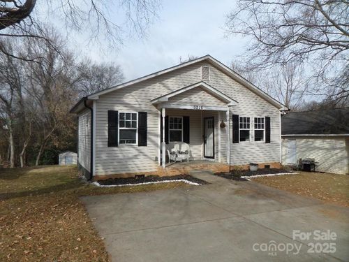 3216 Lasalle St, Charlotte, NC, 28216-4902 | Card Image