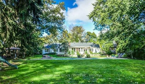 582 Cedar Ave, Burlington, ON, L7T2R2 | Card Image