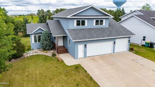 518 Huron Dr, Bismarck, ND, 58503-8274 | Card Image