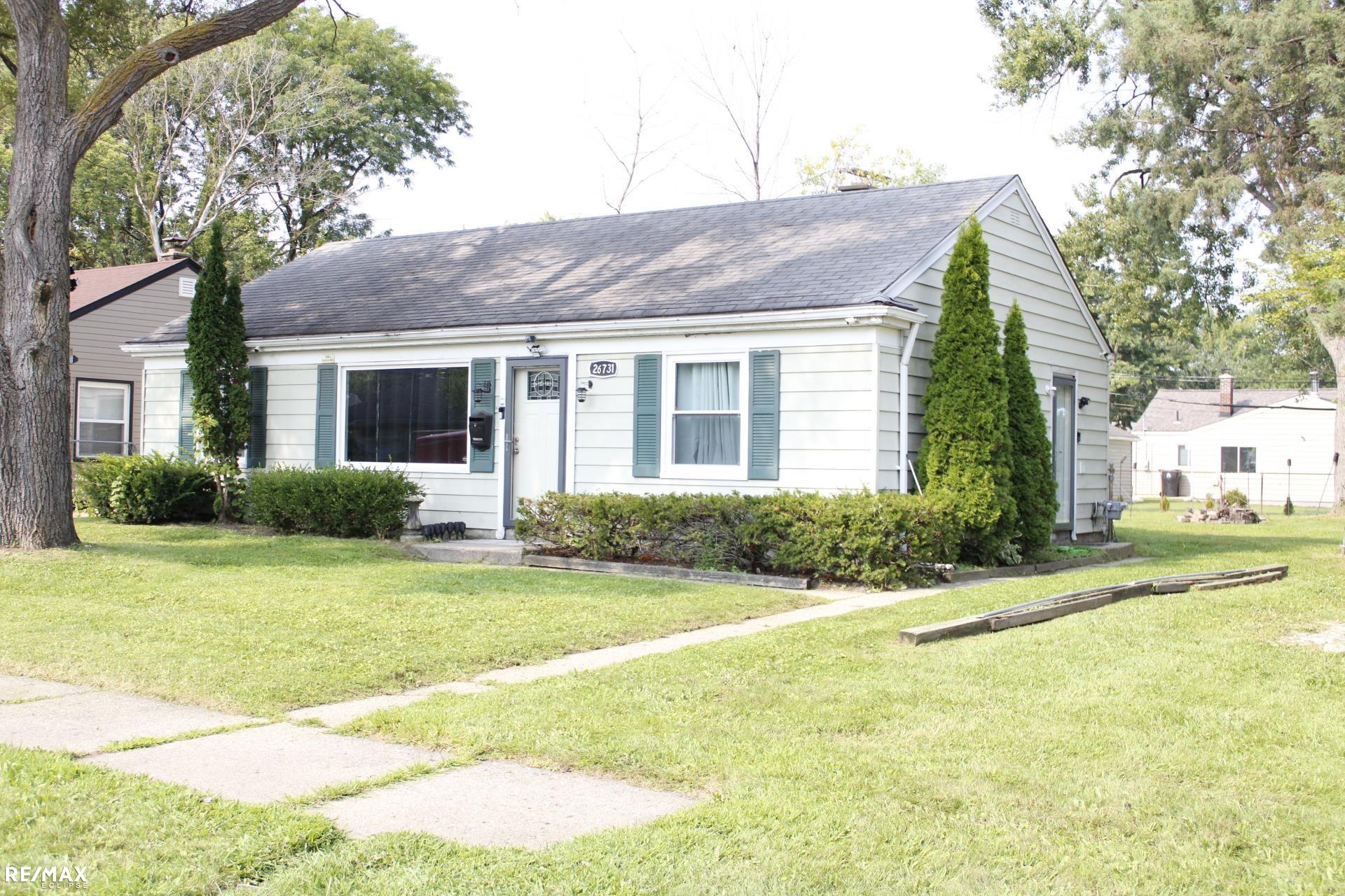 Ridgemont St, Roseville, MI 48066