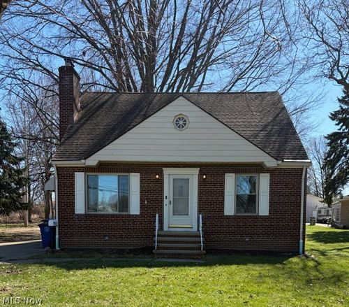 10101 Biddulph Rd, Brooklyn, OH, 44144-3028 | Card Image