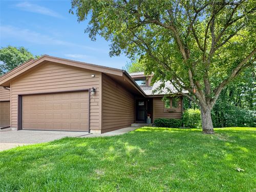 919 Cambridge Ct, Altoona, WI, 54720-2706 | Card Image