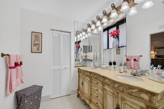 6858 Fountains Cir, Condo with 3 bedrooms, 3 bathrooms and null parking in Lake Worth FL | Image 40
