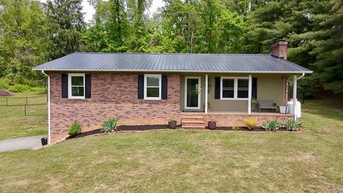 260 Rolling Hills Dr, Marion, VA, 24354-6671 | Card Image