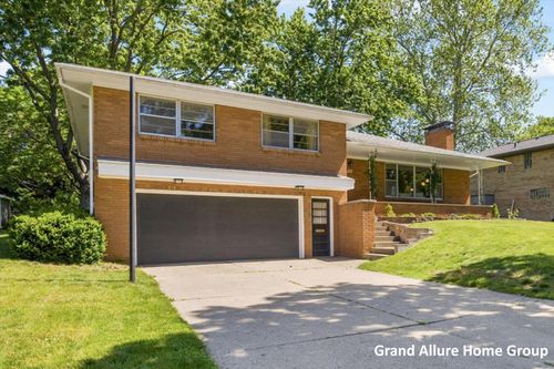 549 Sligh Boulevard Ne, Grand Rapids, MI, 49505 | Card Image